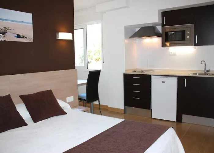 Guest house Rocamar 2*