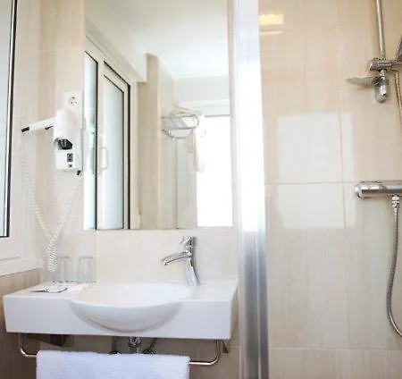 Rocamar Guest house 2*